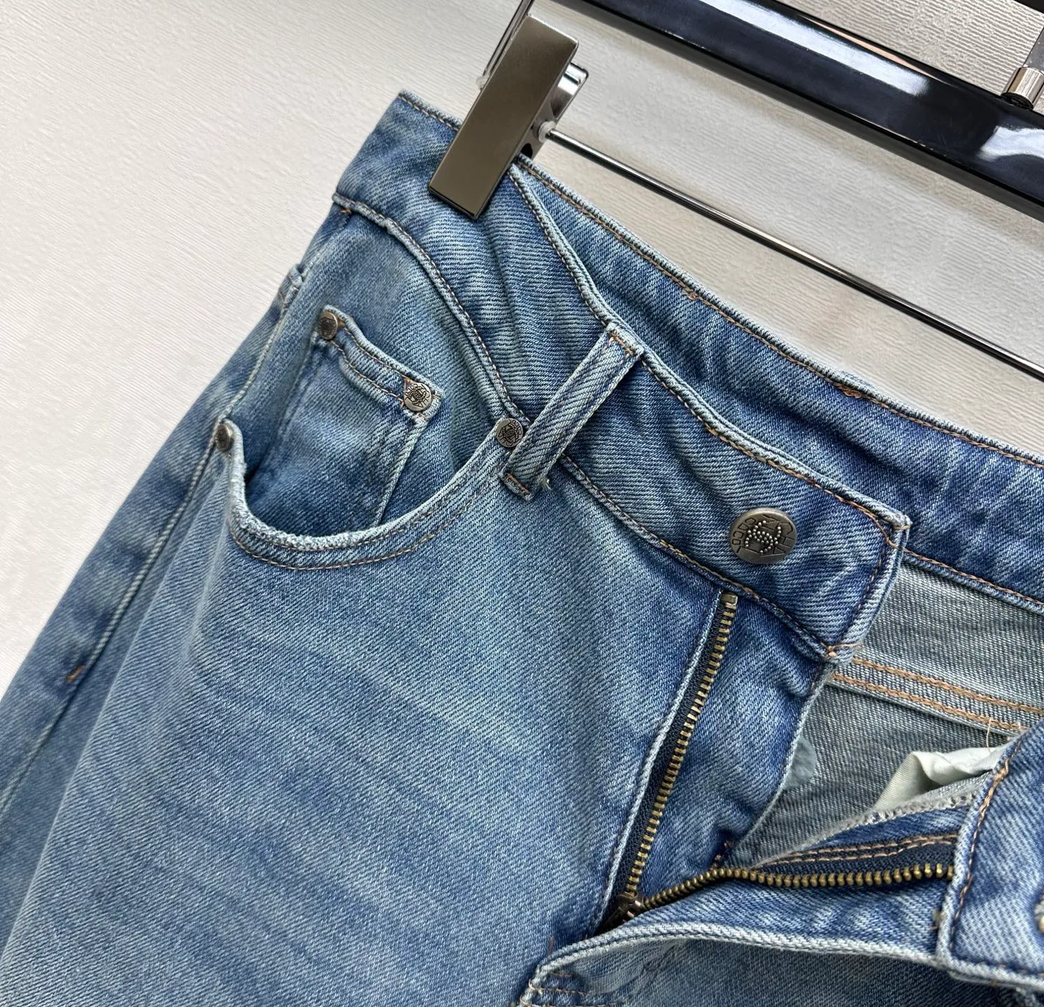 Джинсы Женские Chanel 11342881