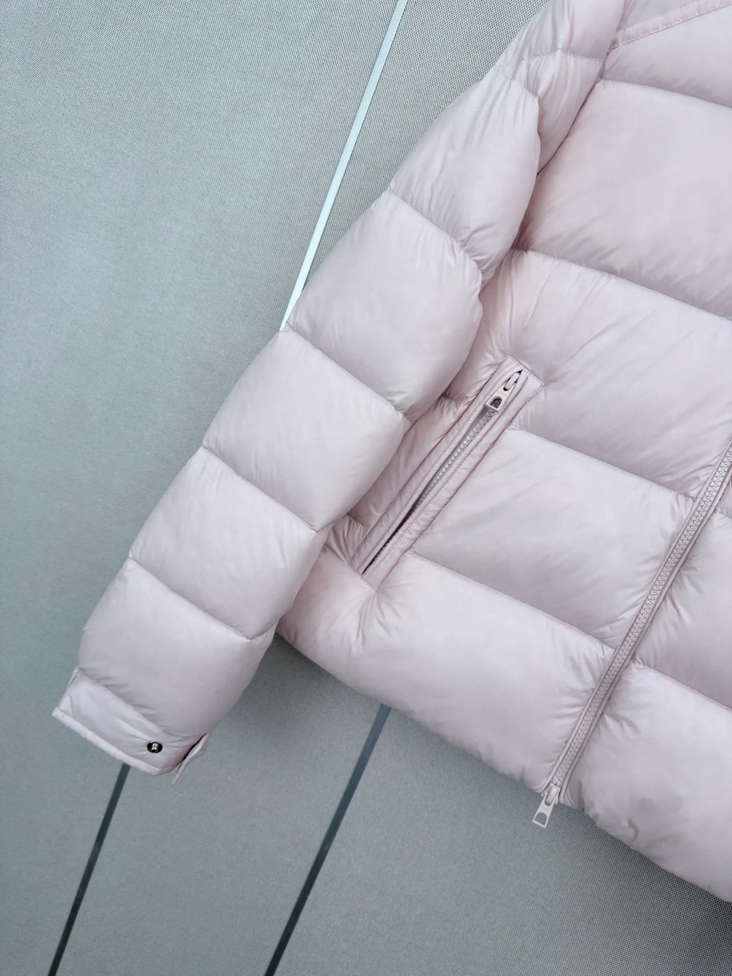 Куртки И Пуховики Женские Moncler 18439409