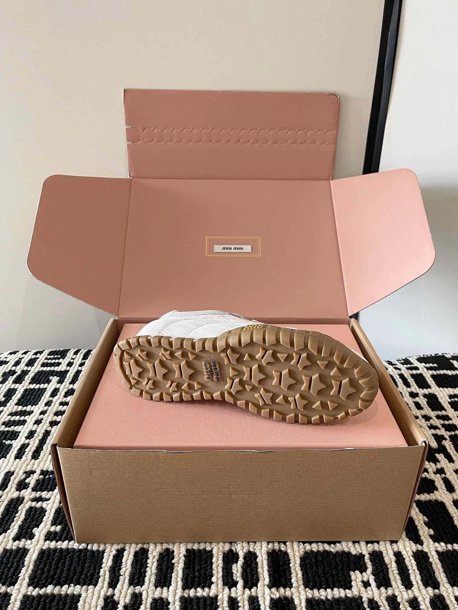 Кроссовки Женские Miu Miu 18874030