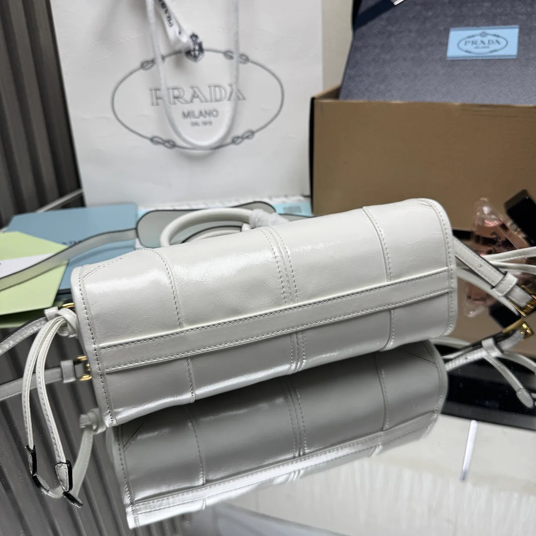Классические Сумки Женские Prada 10446847