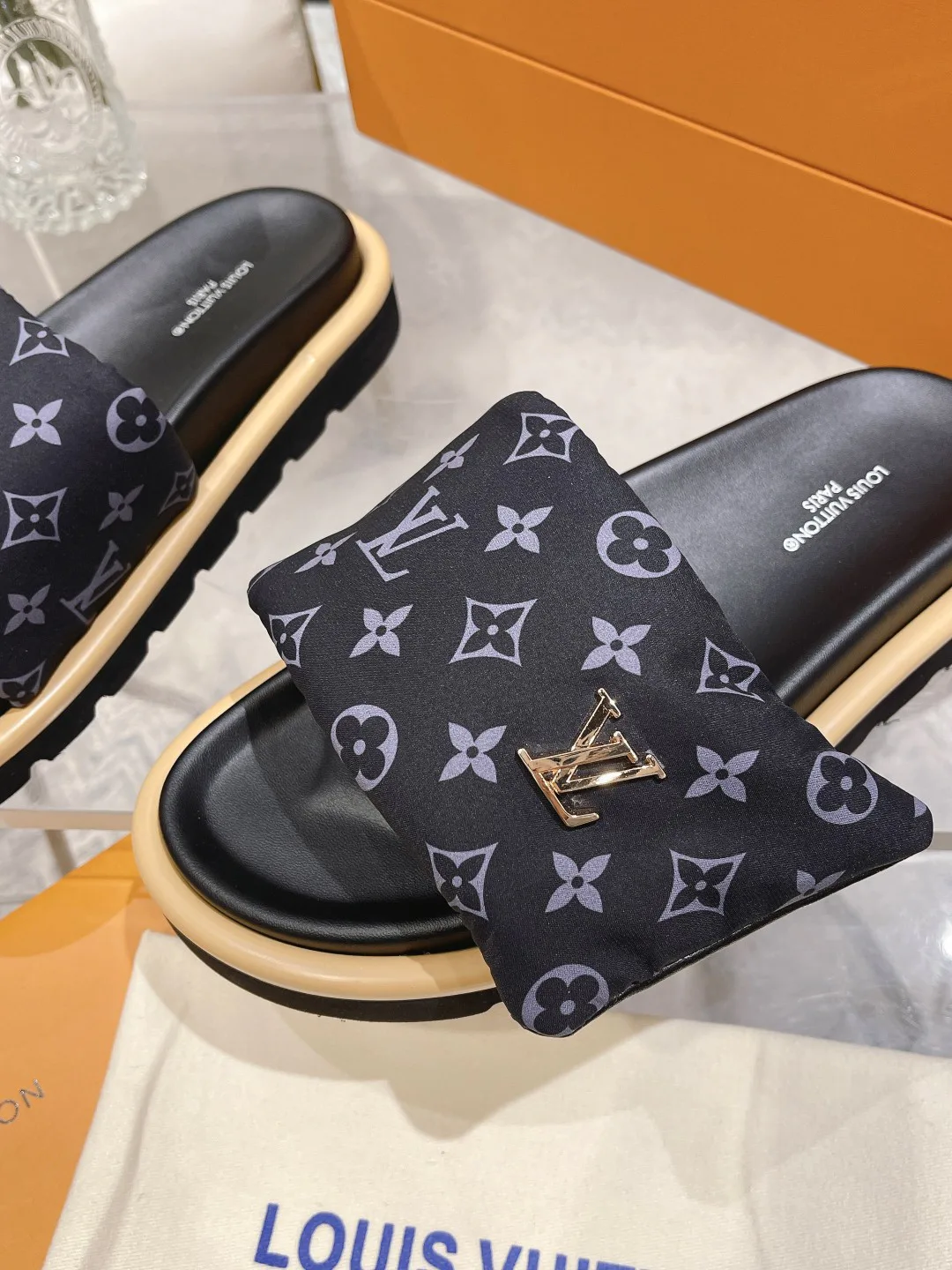 Шлепанцы Женские Louis Vuitton 20890