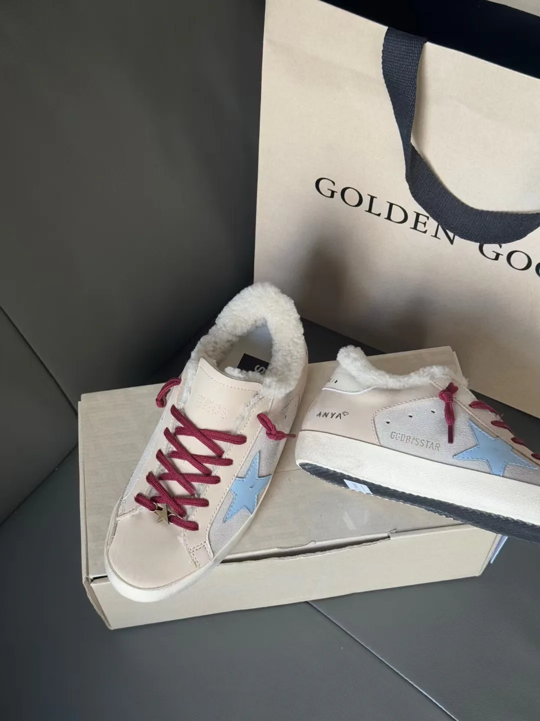 Кроссовки Женские Golden Goose 19193659