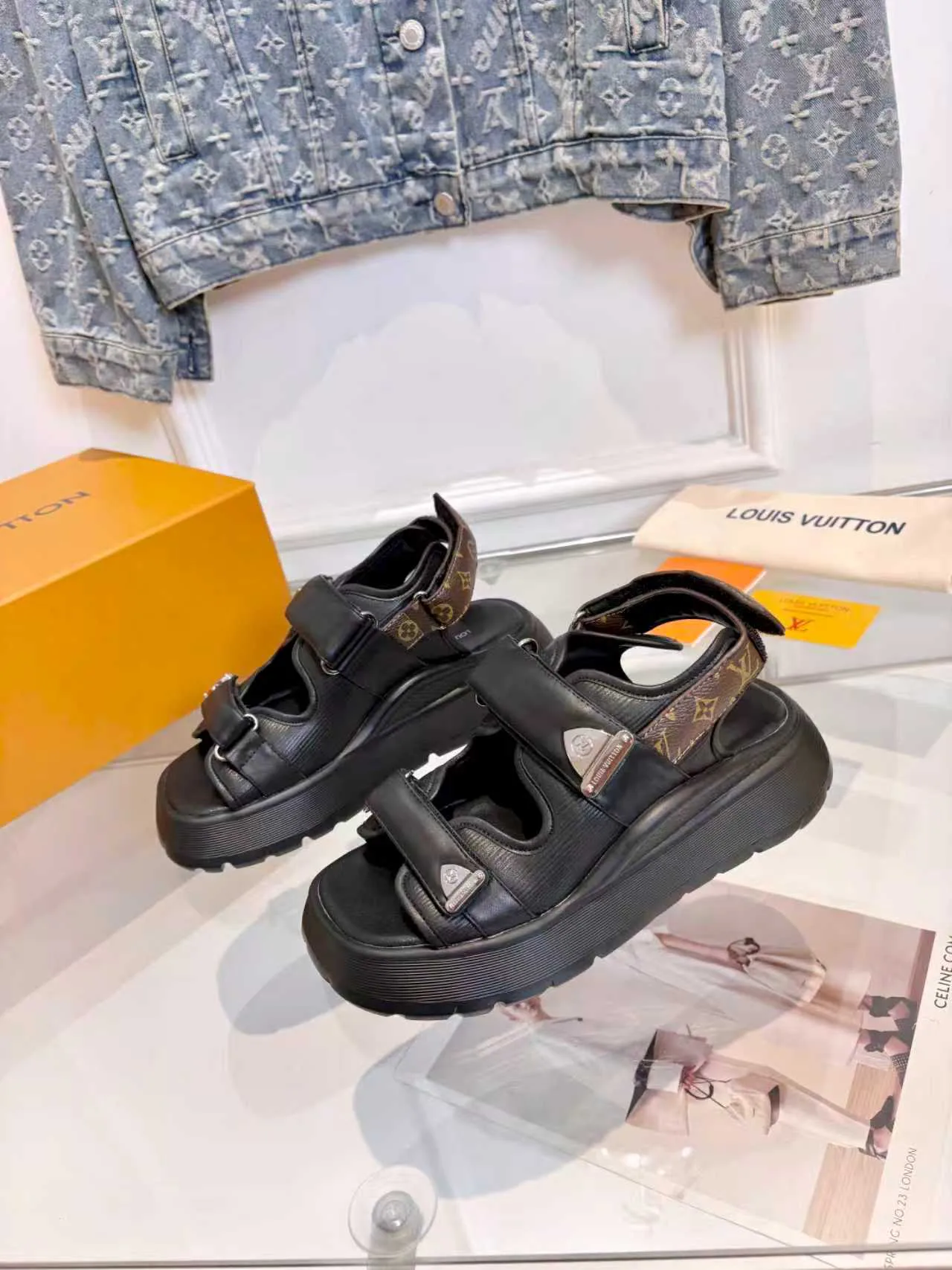 Сандалии Женские Louis Vuitton 11019575