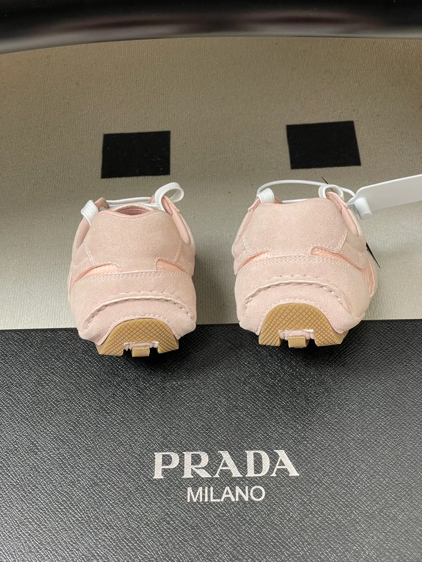 Кроссовки Женские Prada 12810929