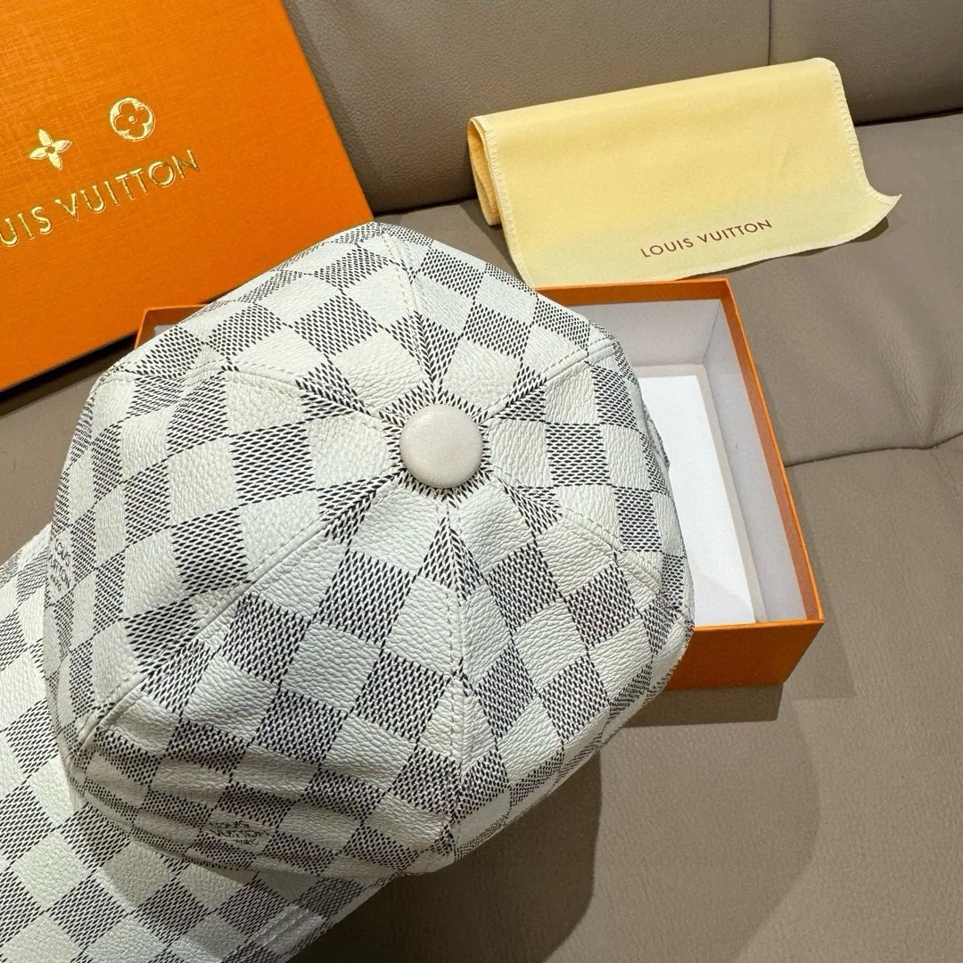 Головные Уборы Louis Vuitton 11529659
