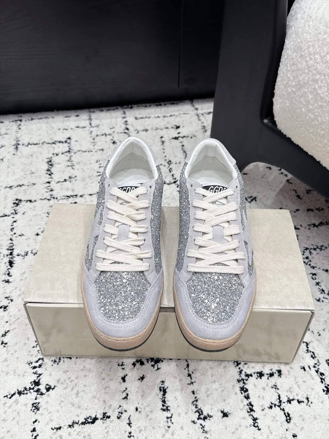 Кроссовки Женские Golden Goose 19405578