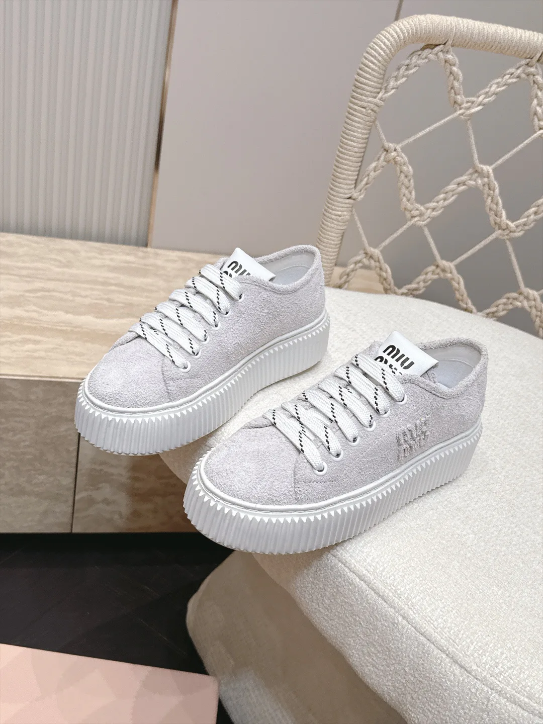 Кроссовки Женские Miu Miu 17968858