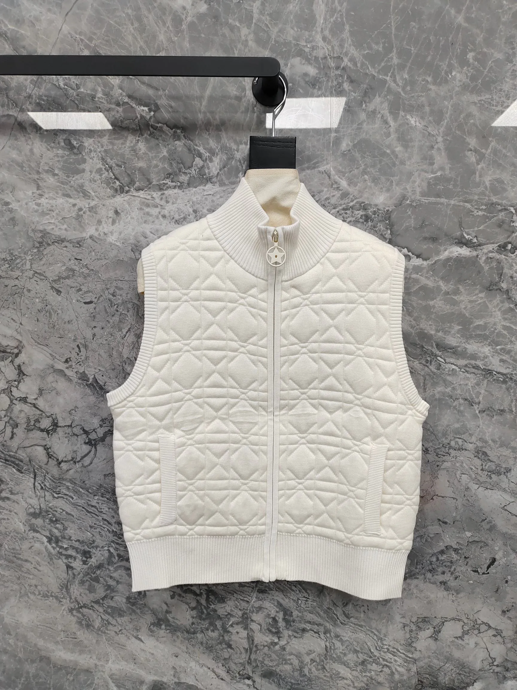 Жилеты Женские Christian Dior 17954009