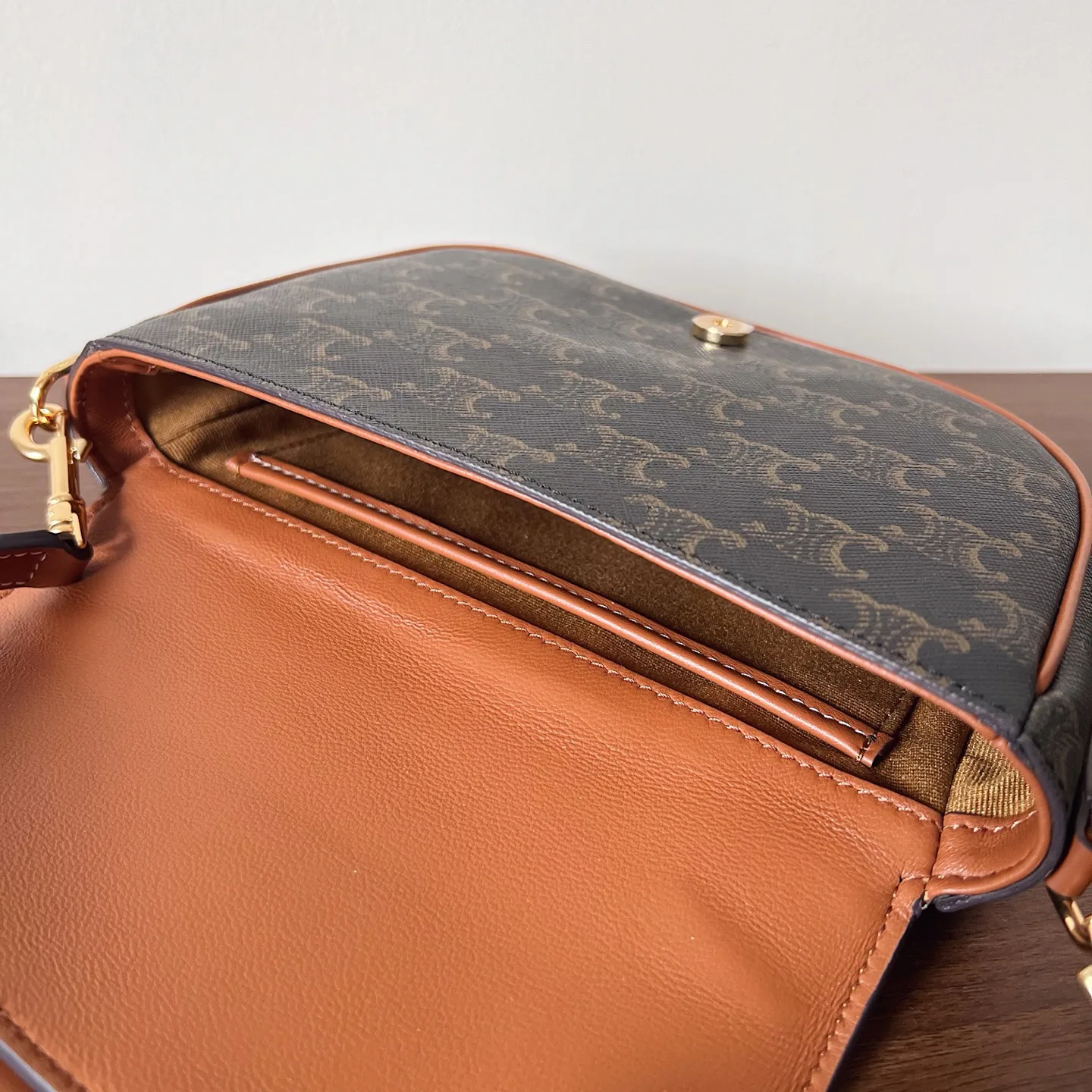 Сумки На Ремне Женские Celine 245380