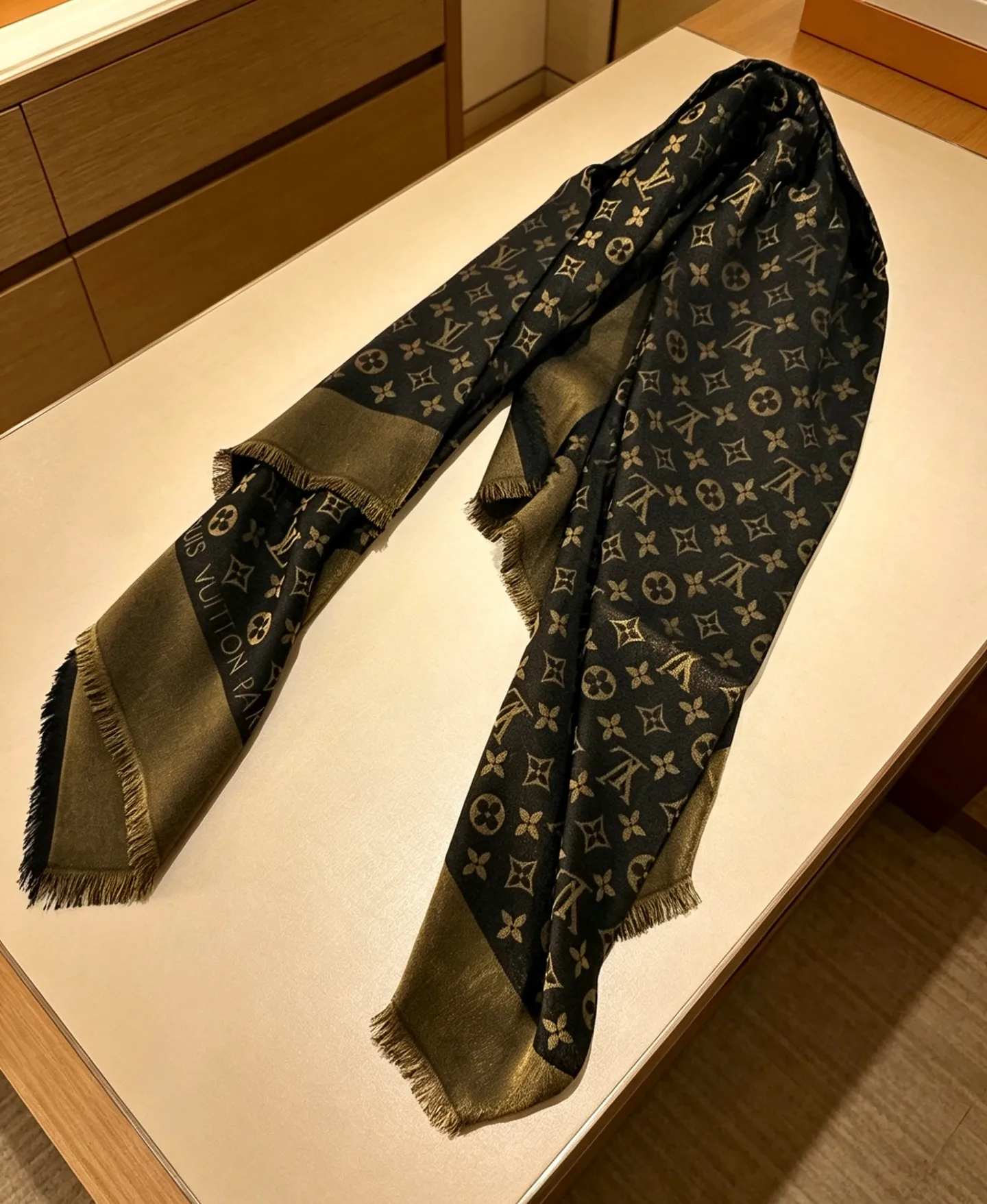 Шарфы Louis Vuitton 15150445
