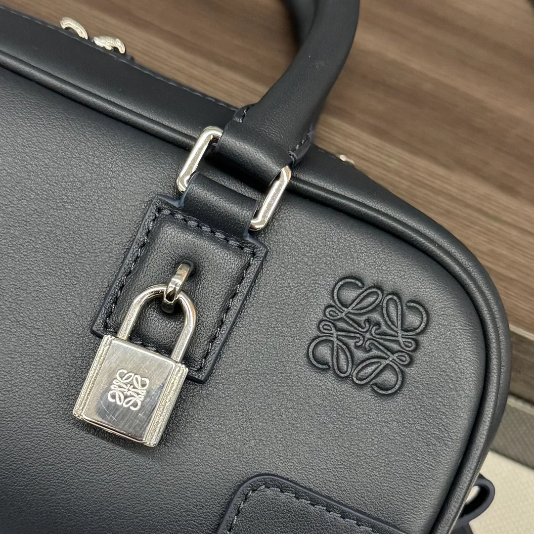 Классические Сумки Женские Loewe 11674482