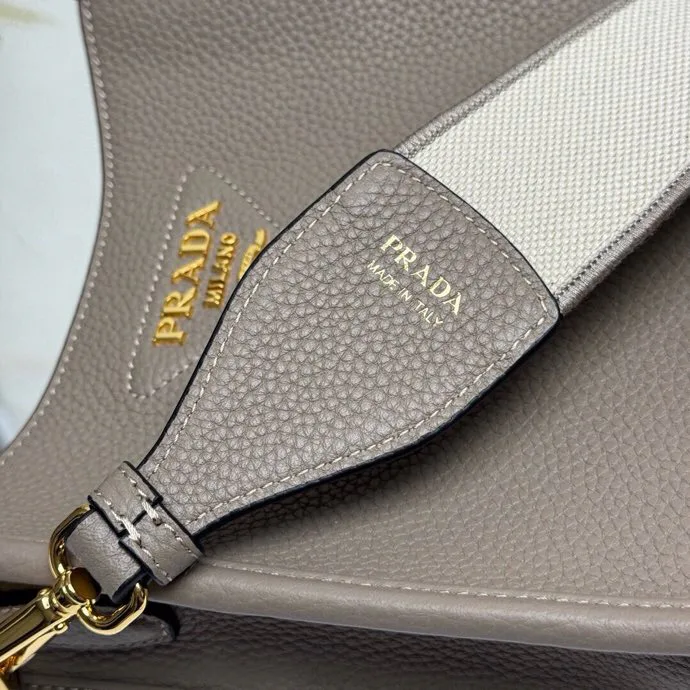 Классические Сумки Женские Prada 13332192
