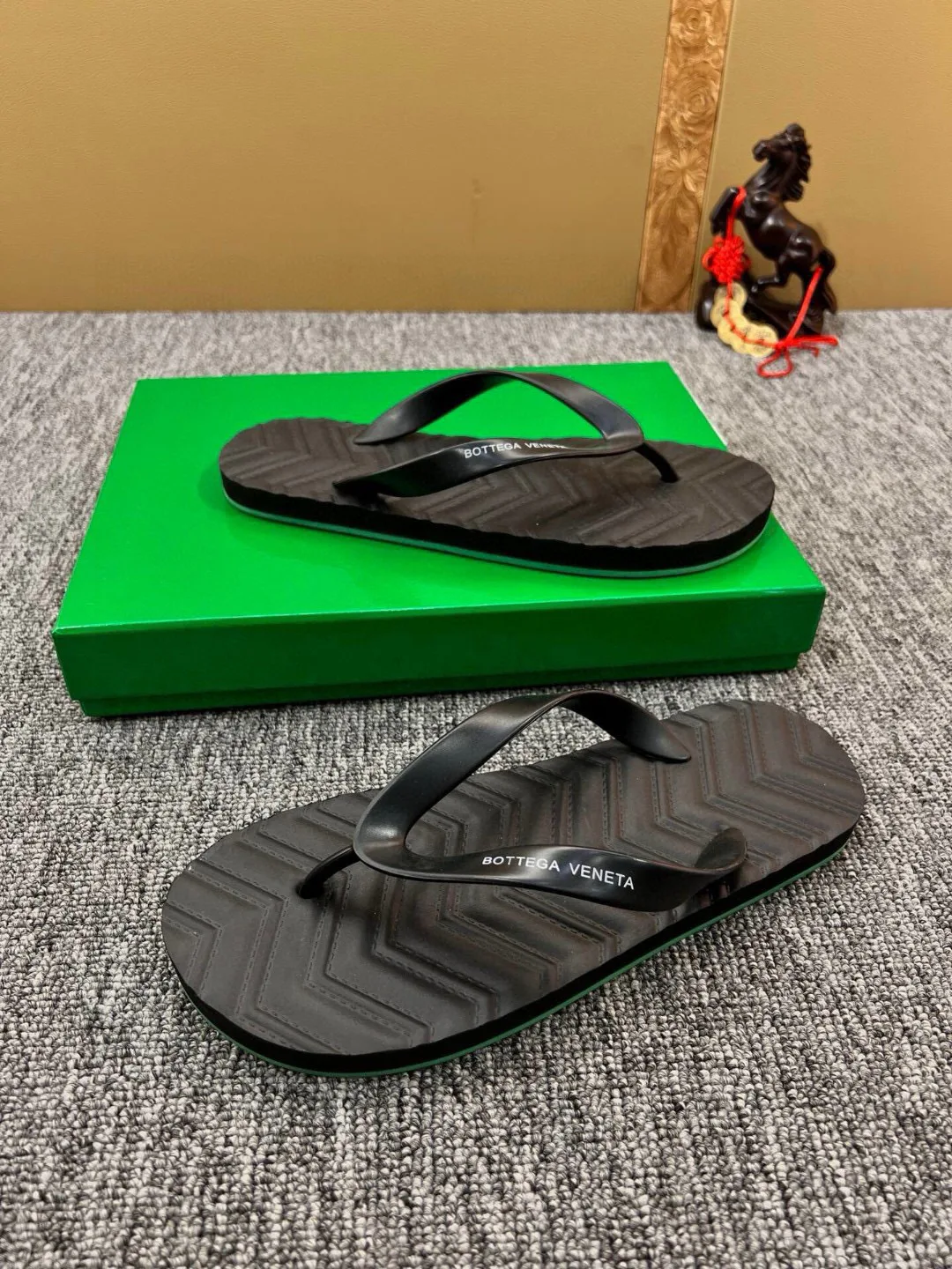 Шлепанцы Мужские Bottega Veneta 11396543