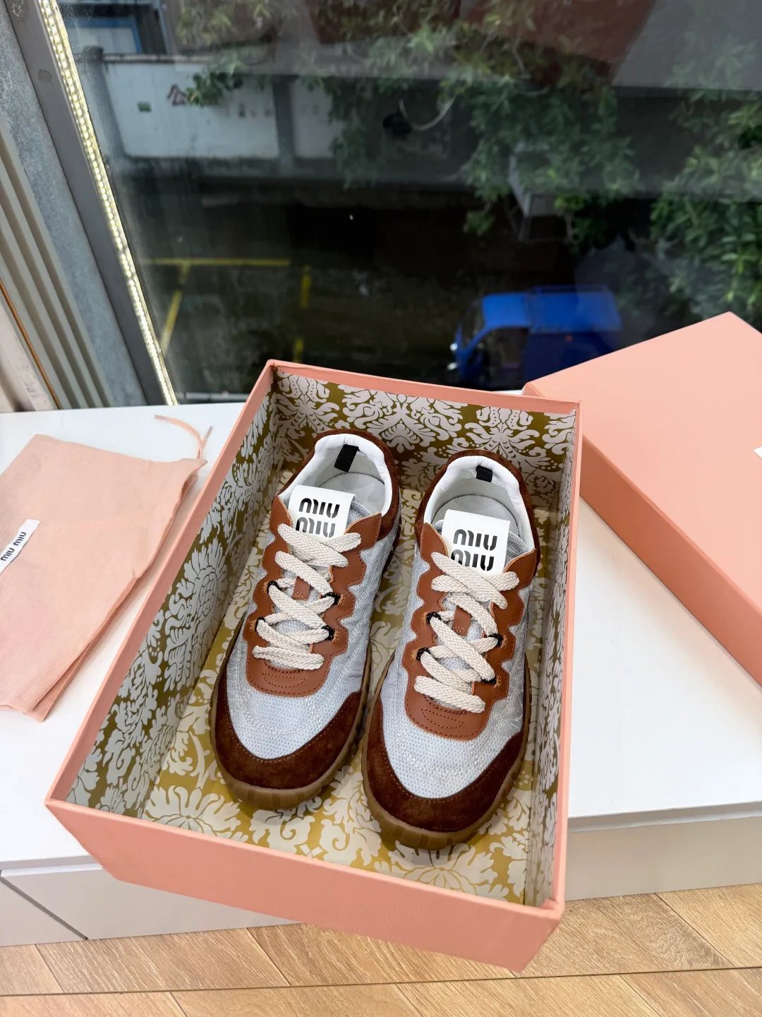 Кроссовки Женские Miu Miu 18053579