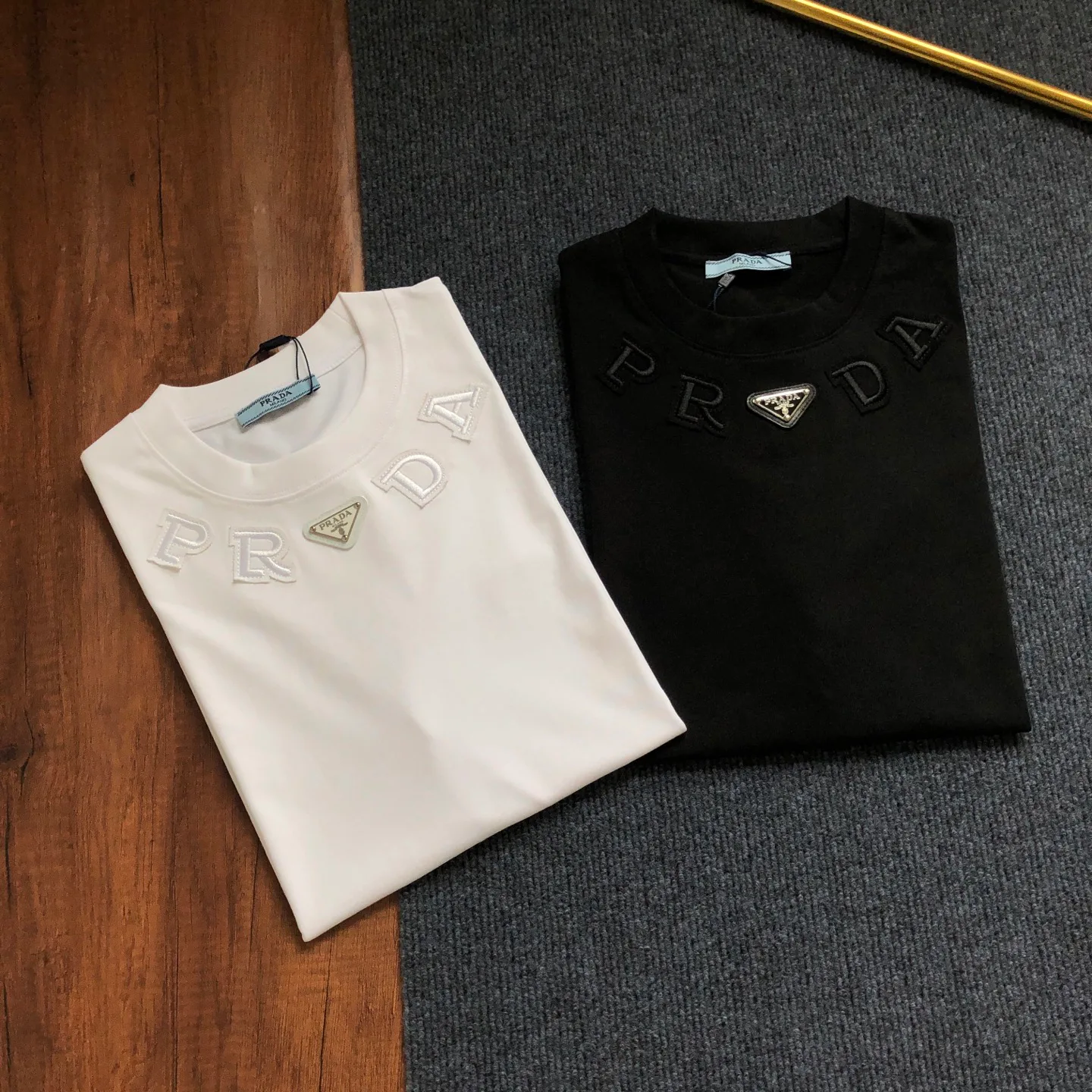 Футболки Женские Prada 10542500