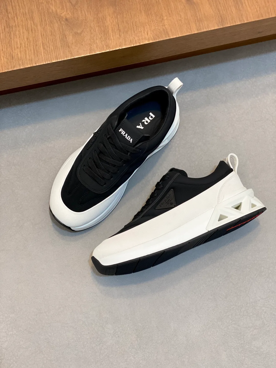 Кроссовки Мужские Prada 18116617