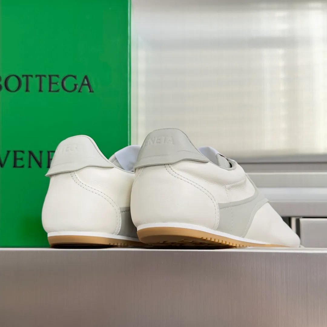 Кроссовки Женские Bottega Veneta 18125571