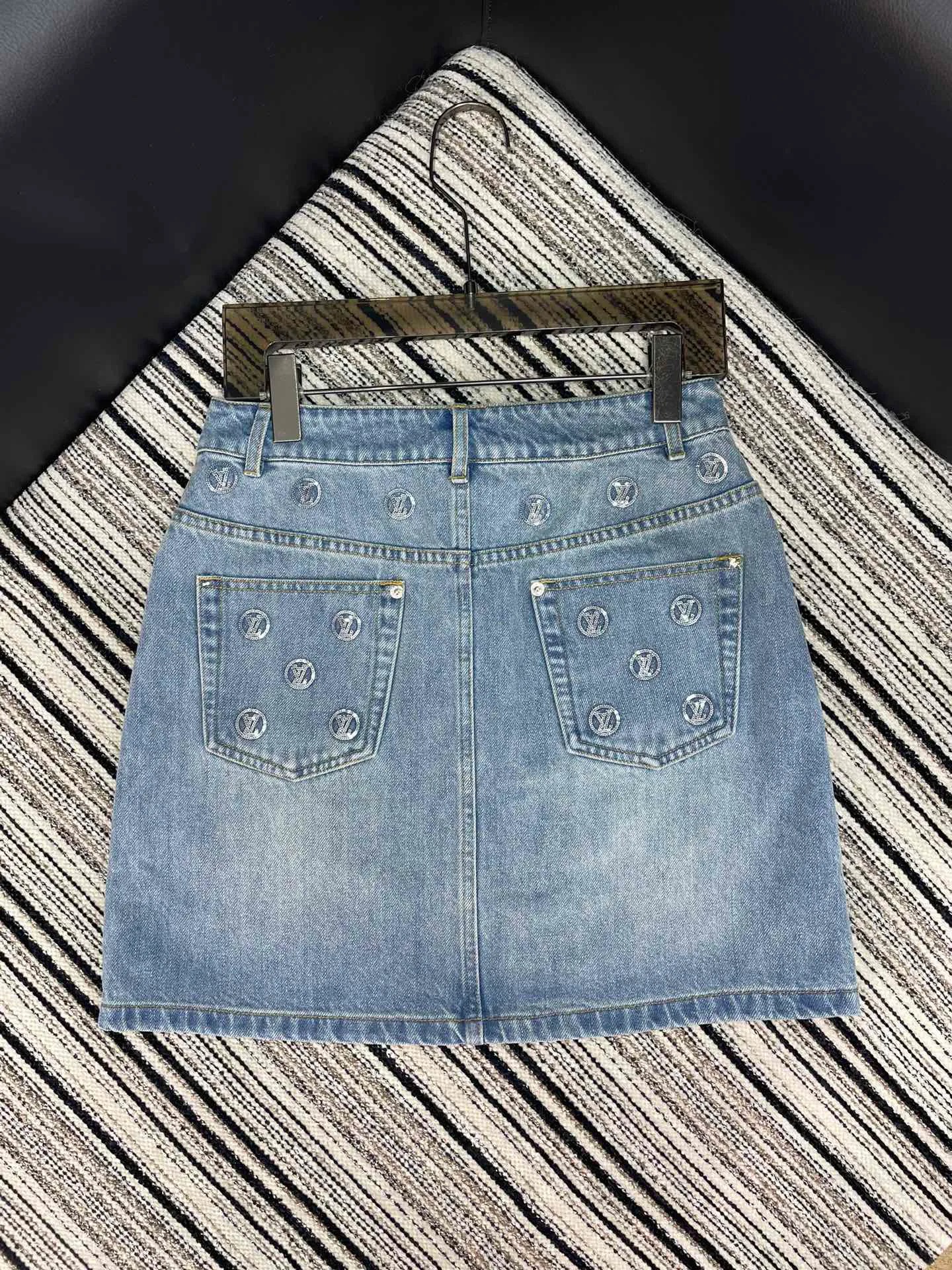 Юбки Женские Louis Vuitton 528160