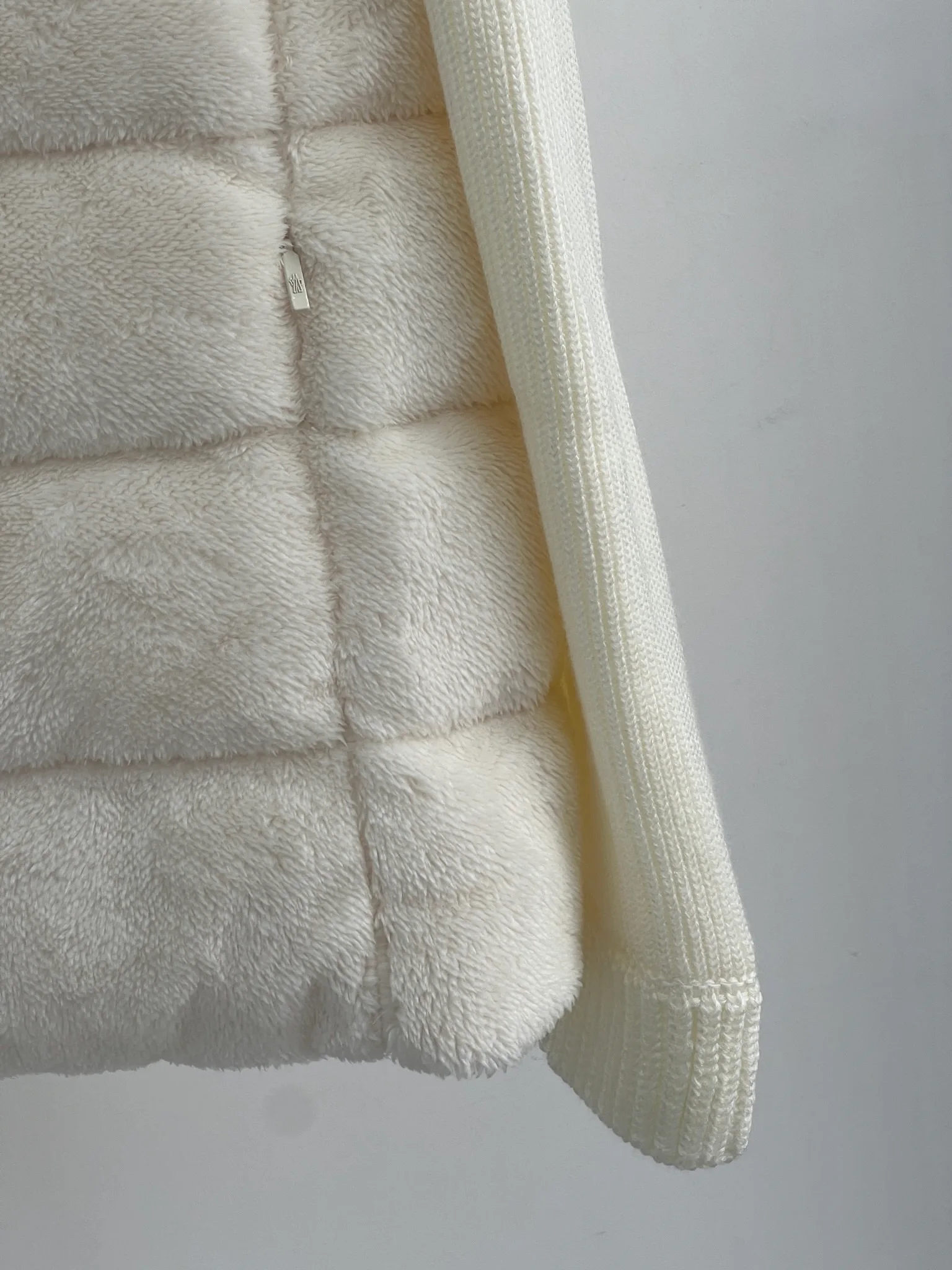 Куртки И Пуховики Женские Moncler 18416236