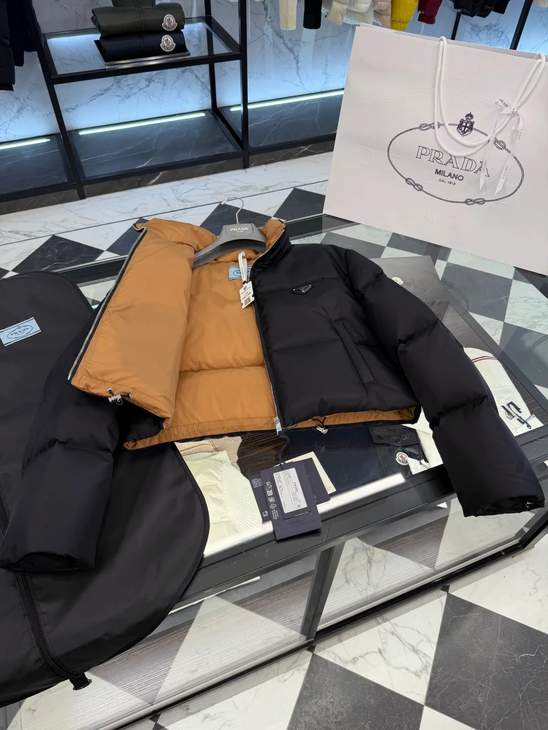 Куртки И Пуховики Женские Prada 19199074