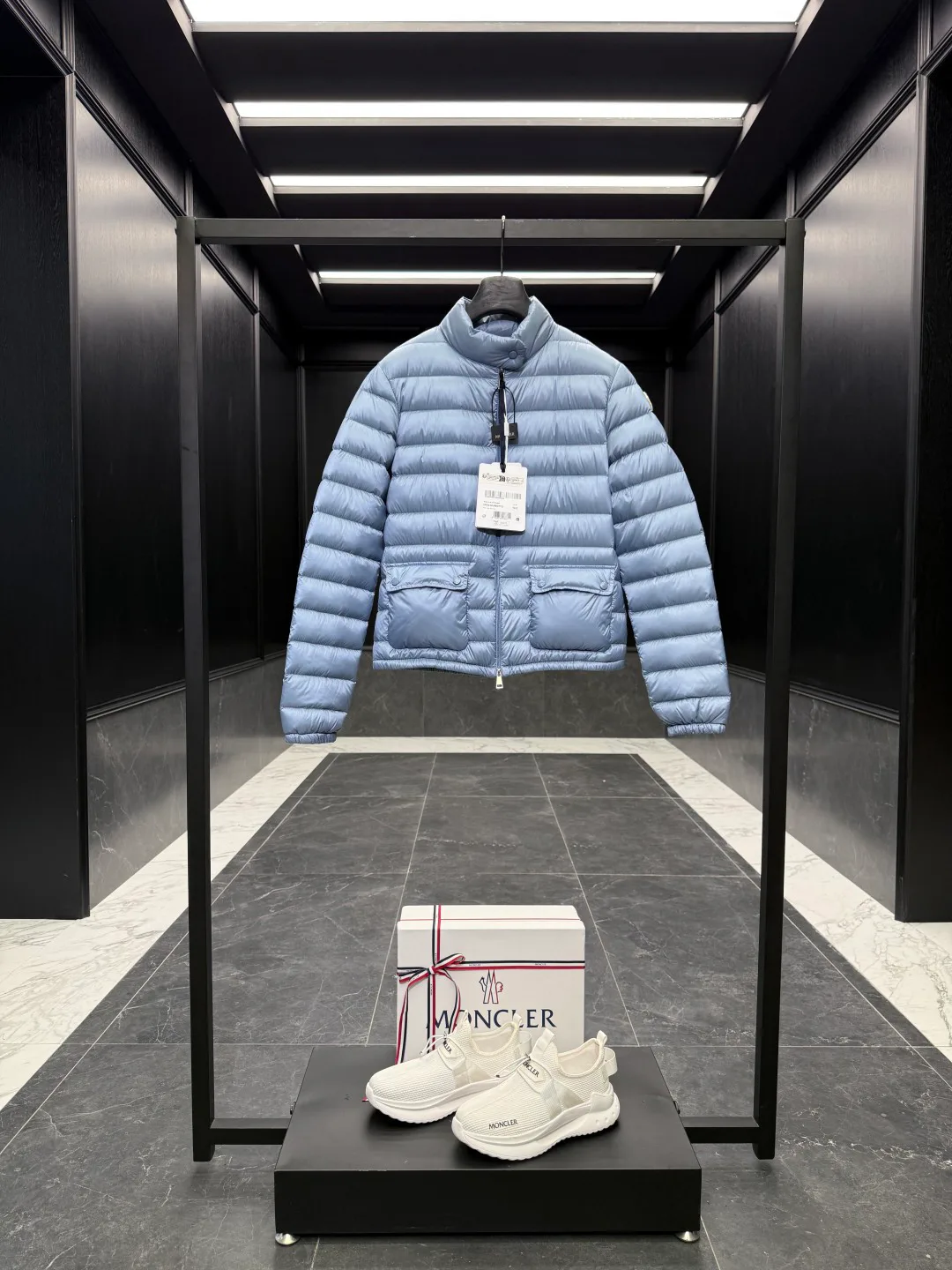 Куртки И Пуховики Женские Moncler 19859667