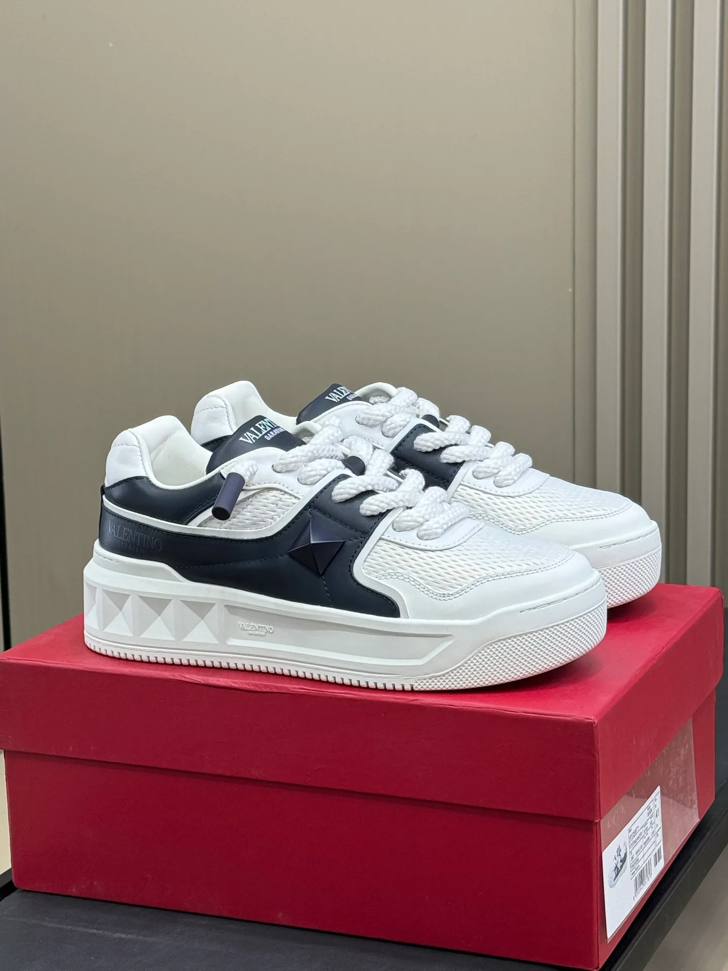 Кроссовки Женские Valentino 3046238