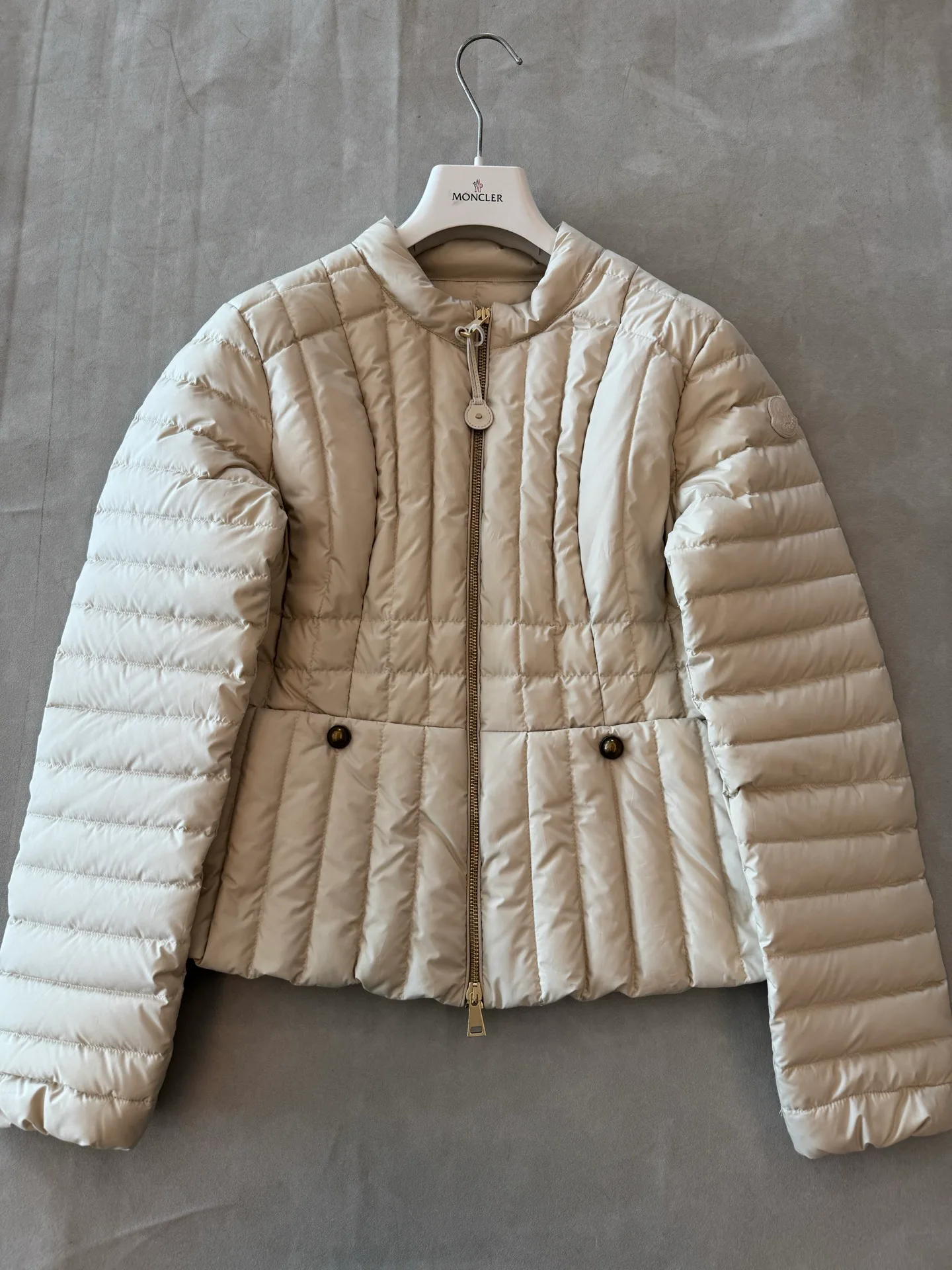 Куртки И Пуховики Женские Moncler 18491949