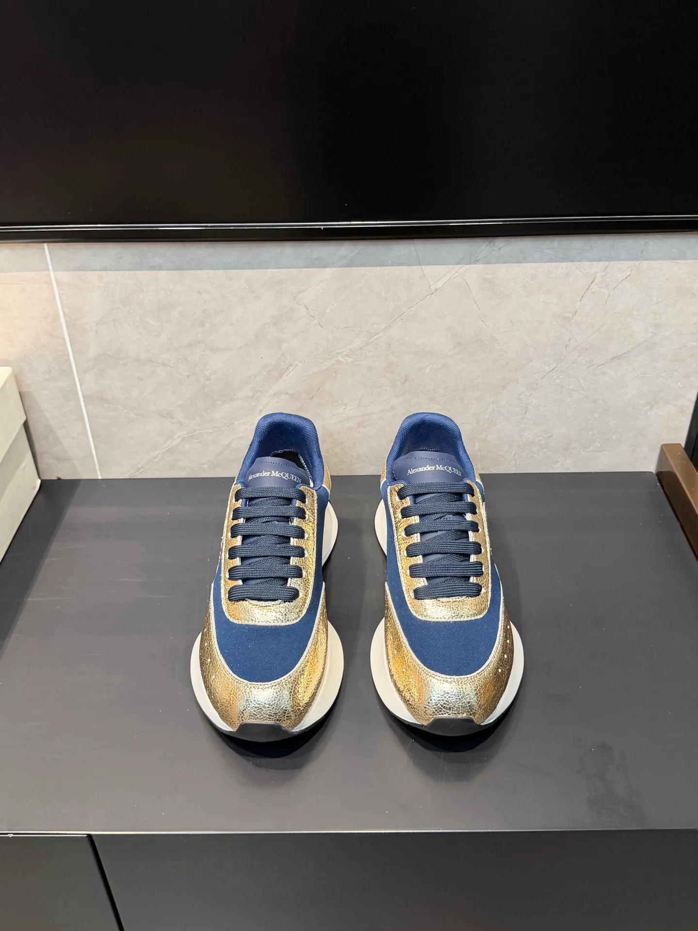 Кроссовки Женские Alexander Mcqueen 18891468