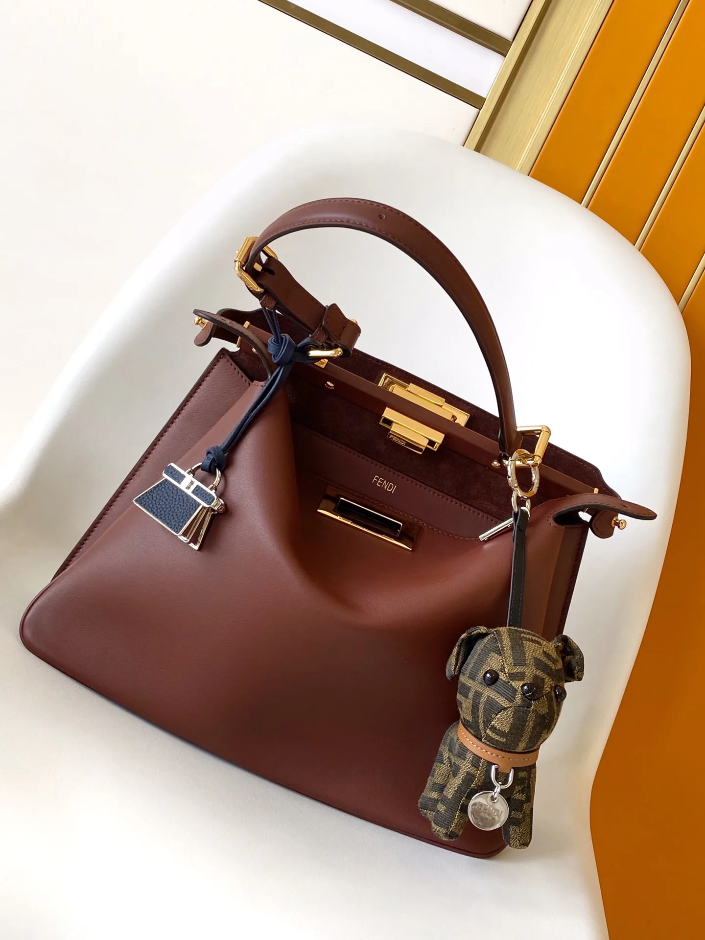 Классические Сумки Женские Fendi 393596