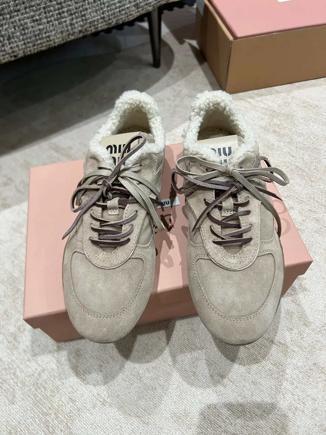 Кроссовки Женские Miu Miu 18592406