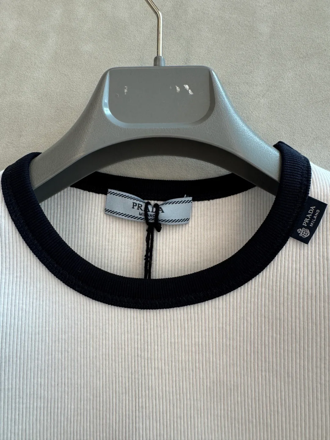 Футболки Женские Prada 17463226