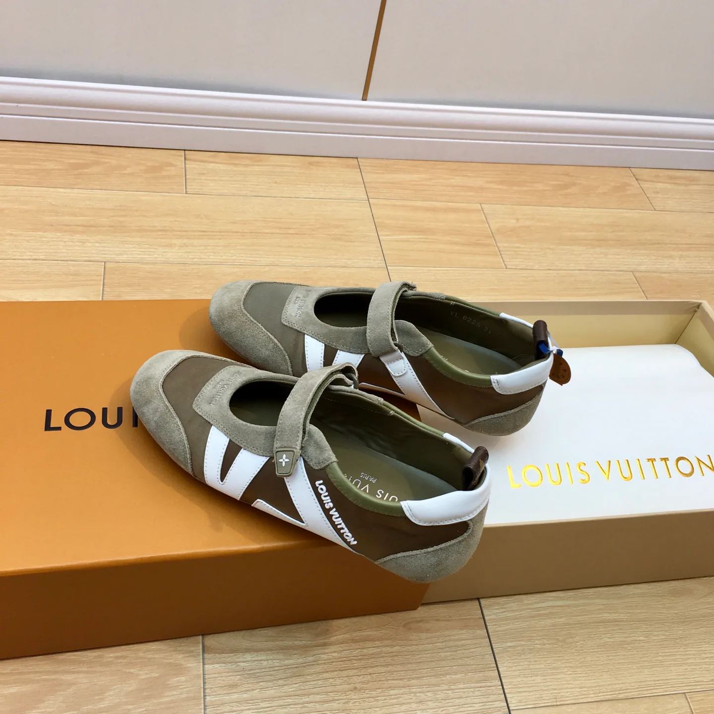 Балетки Женские Louis Vuitton 11410202