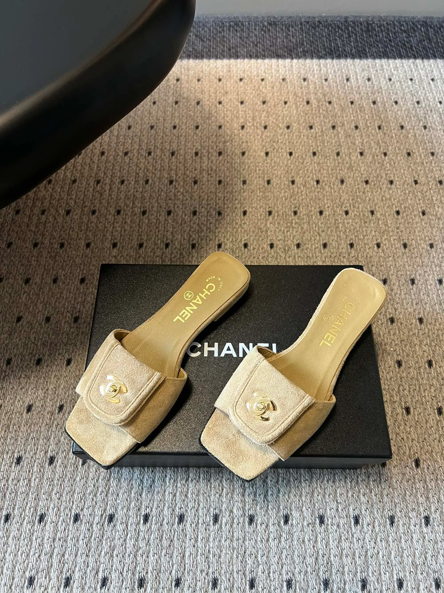 Шлепанцы Женские Chanel 12684470