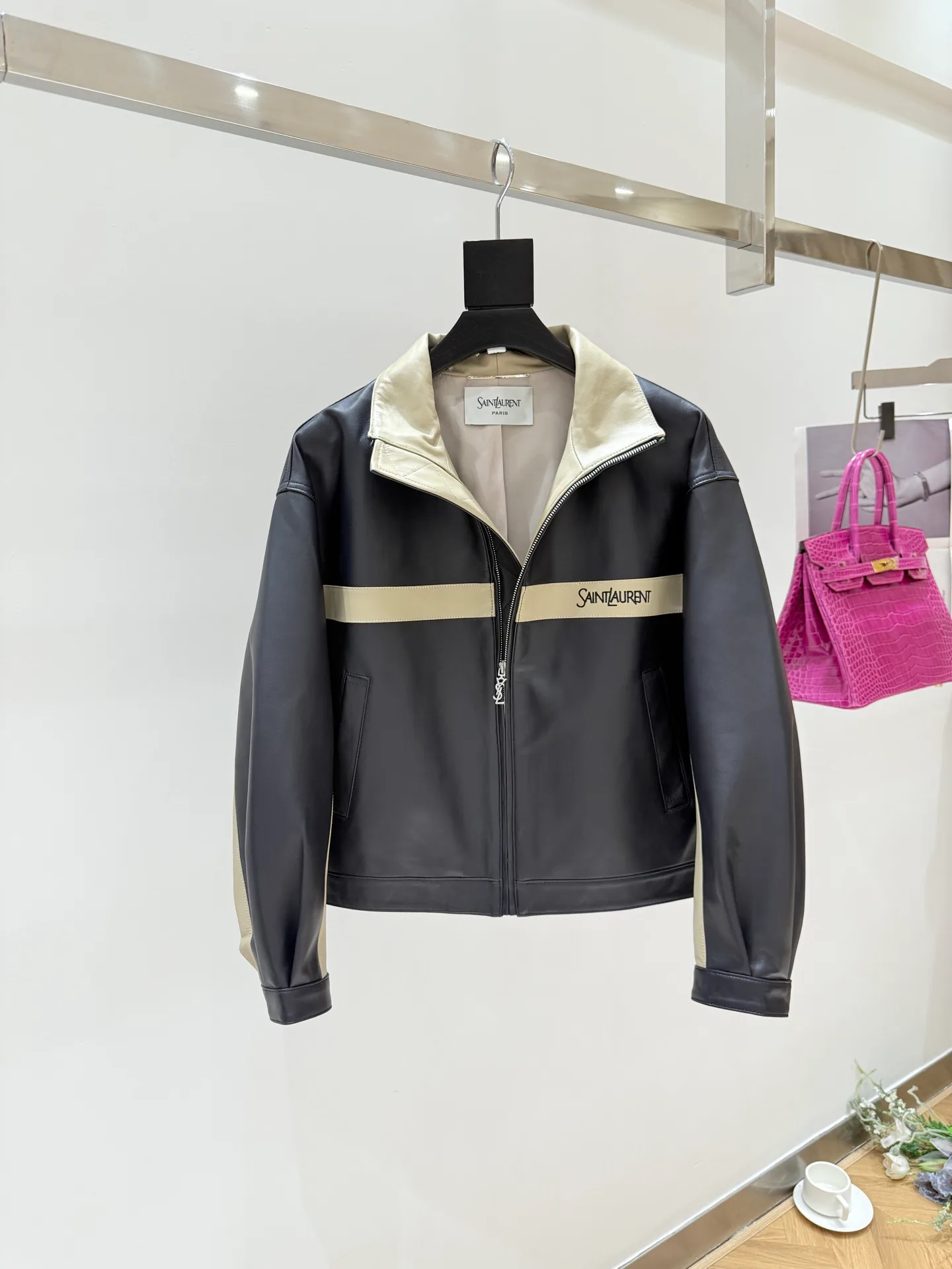 Кожаные Куртки И Дублёнки Женские Saint Laurent 18083033