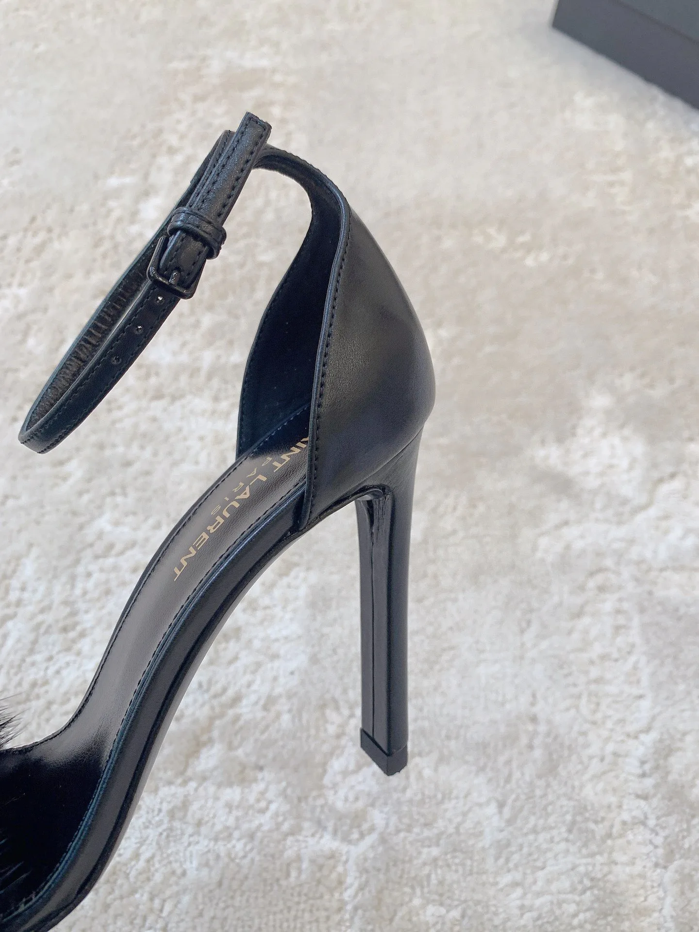 Босоножки Женские Saint Laurent 4560958