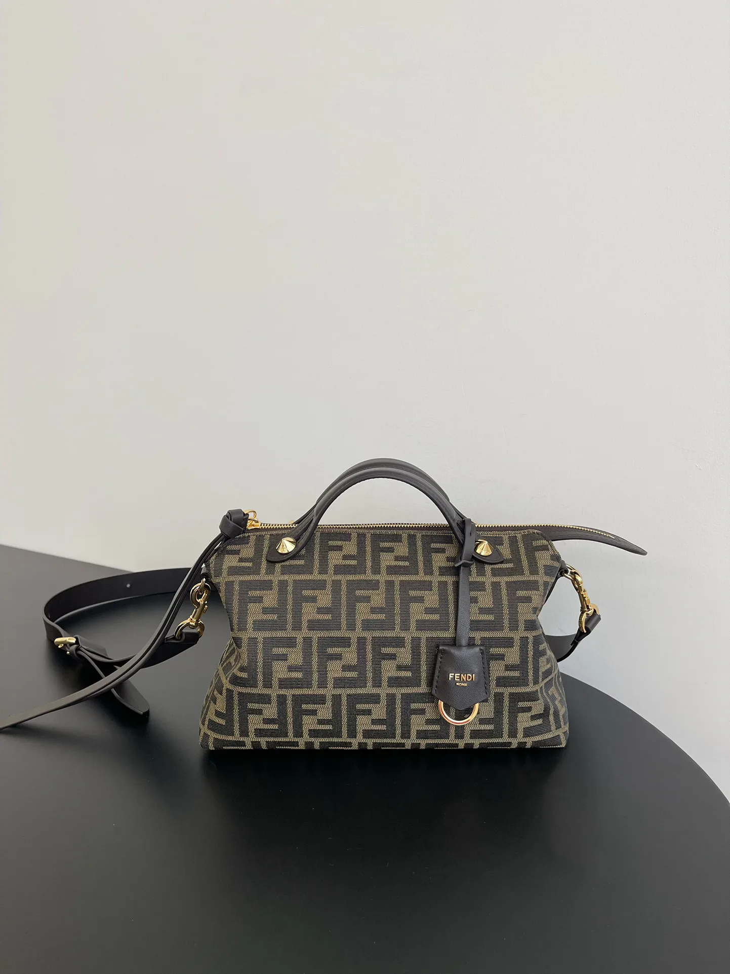 Сумки На Ремне Женские Fendi 1253899