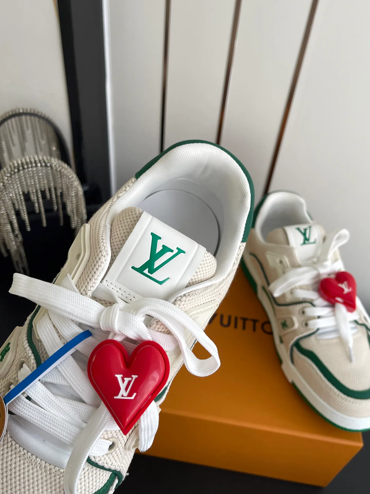 Кроссовки Женские Louis Vuitton 17673236