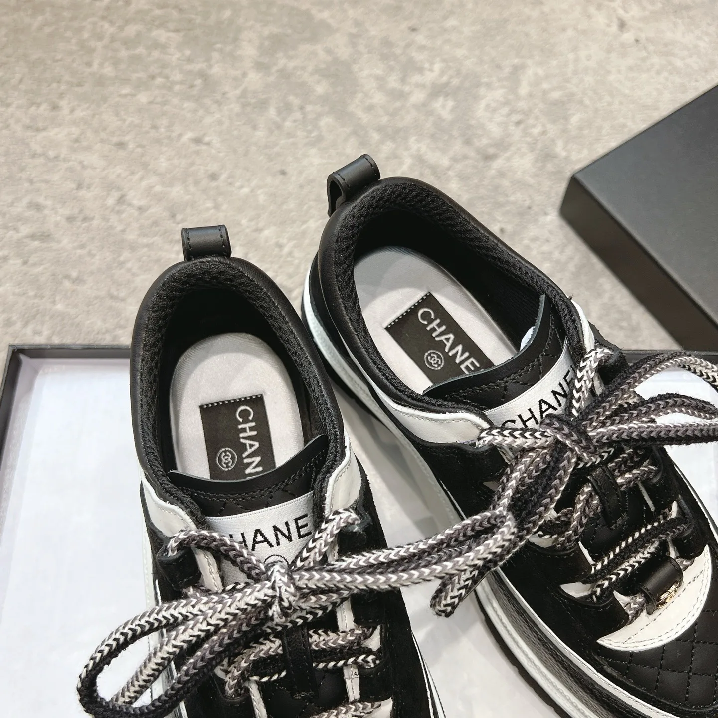 Кроссовки Женские Chanel 11407473