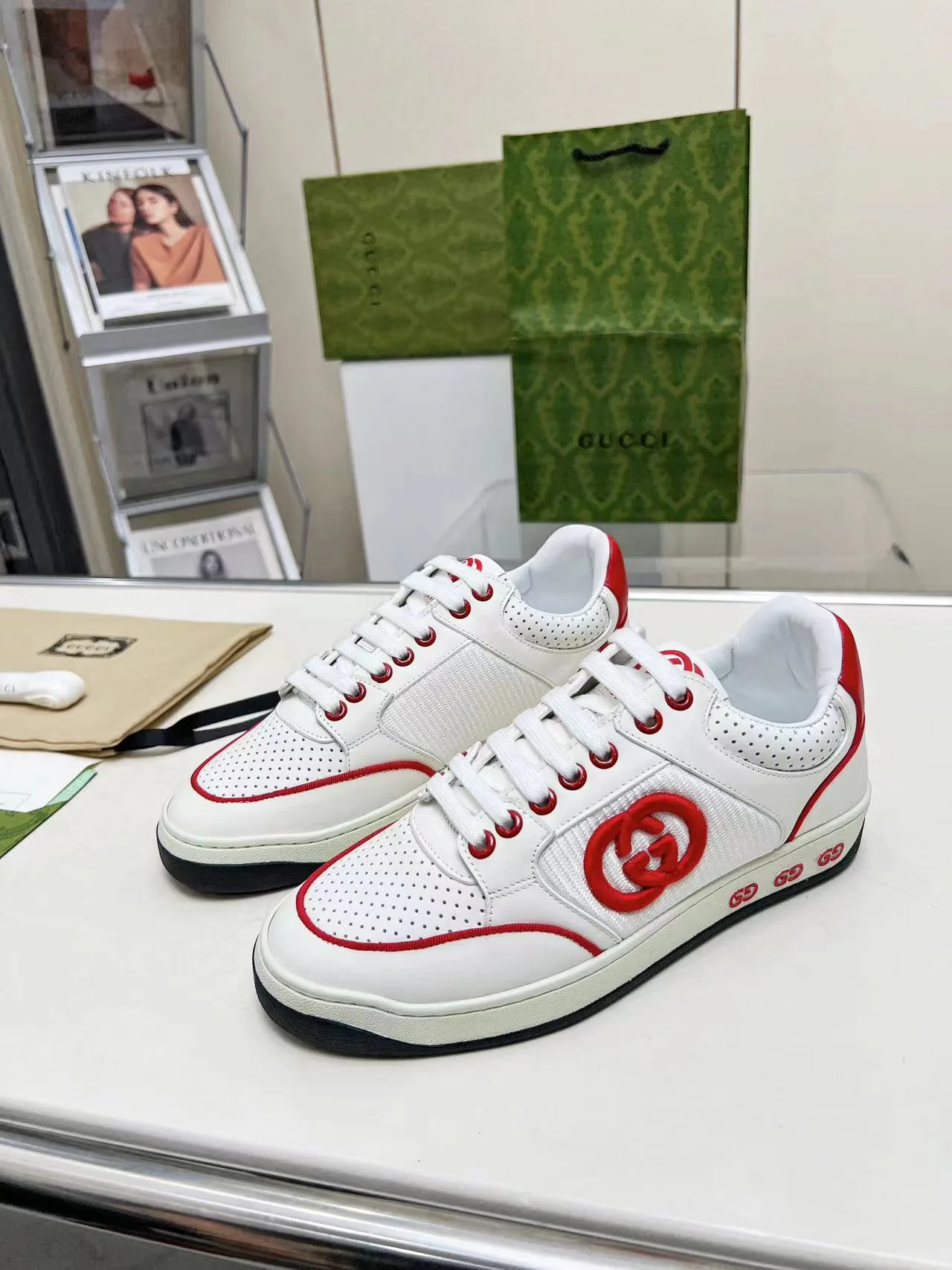 Кроссовки Женские Gucci 5813700