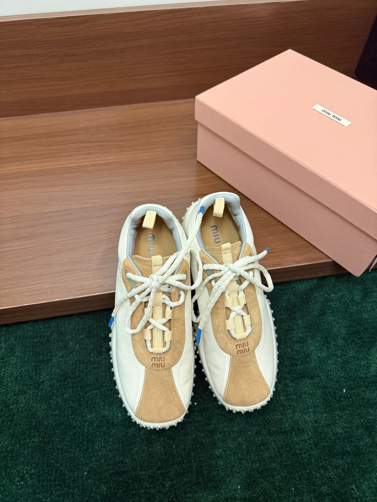 Кроссовки Женские Miu Miu 18042052