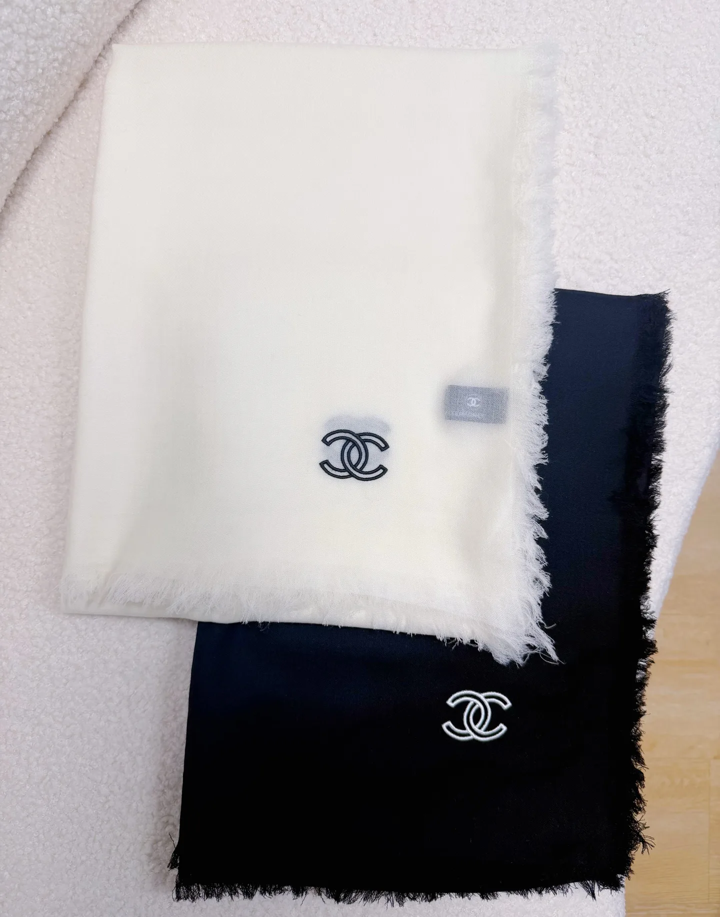 Шарфы Chanel 15150487