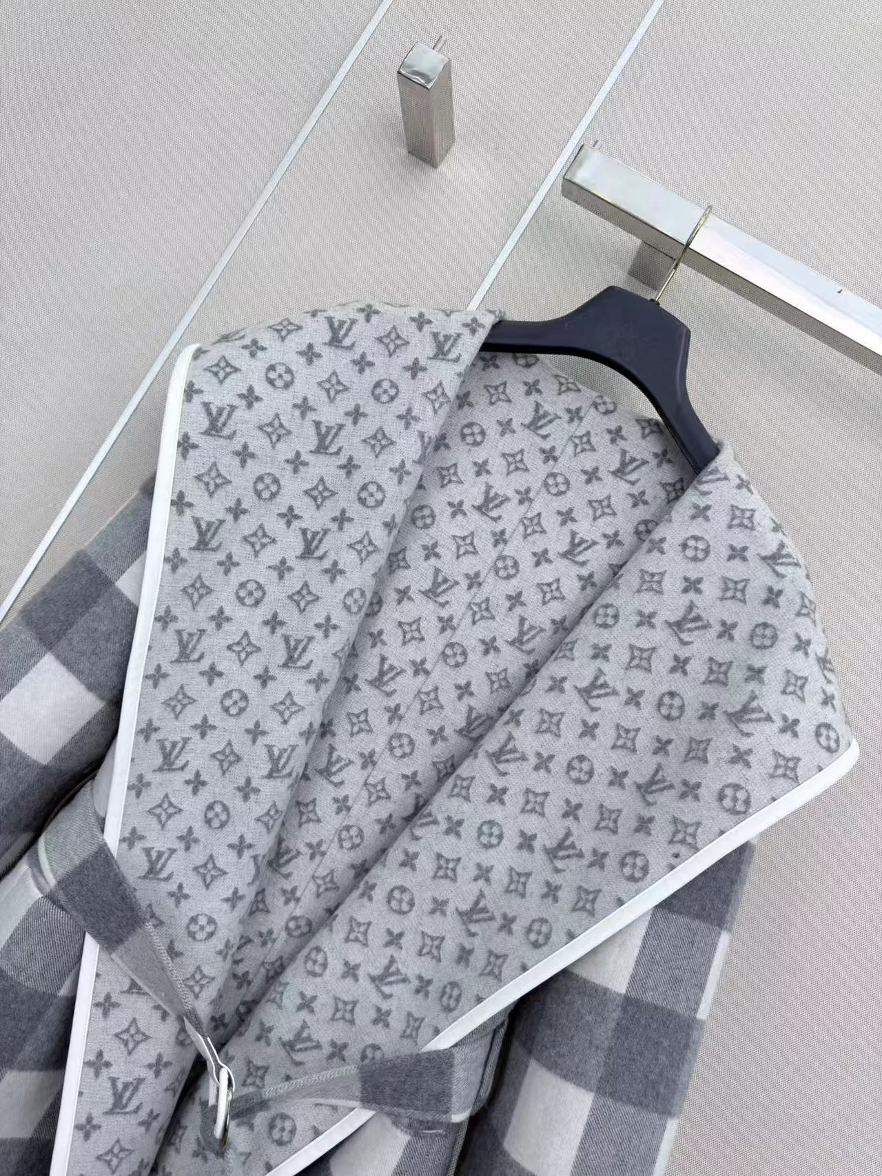 Пальто Женские Louis Vuitton 18498357