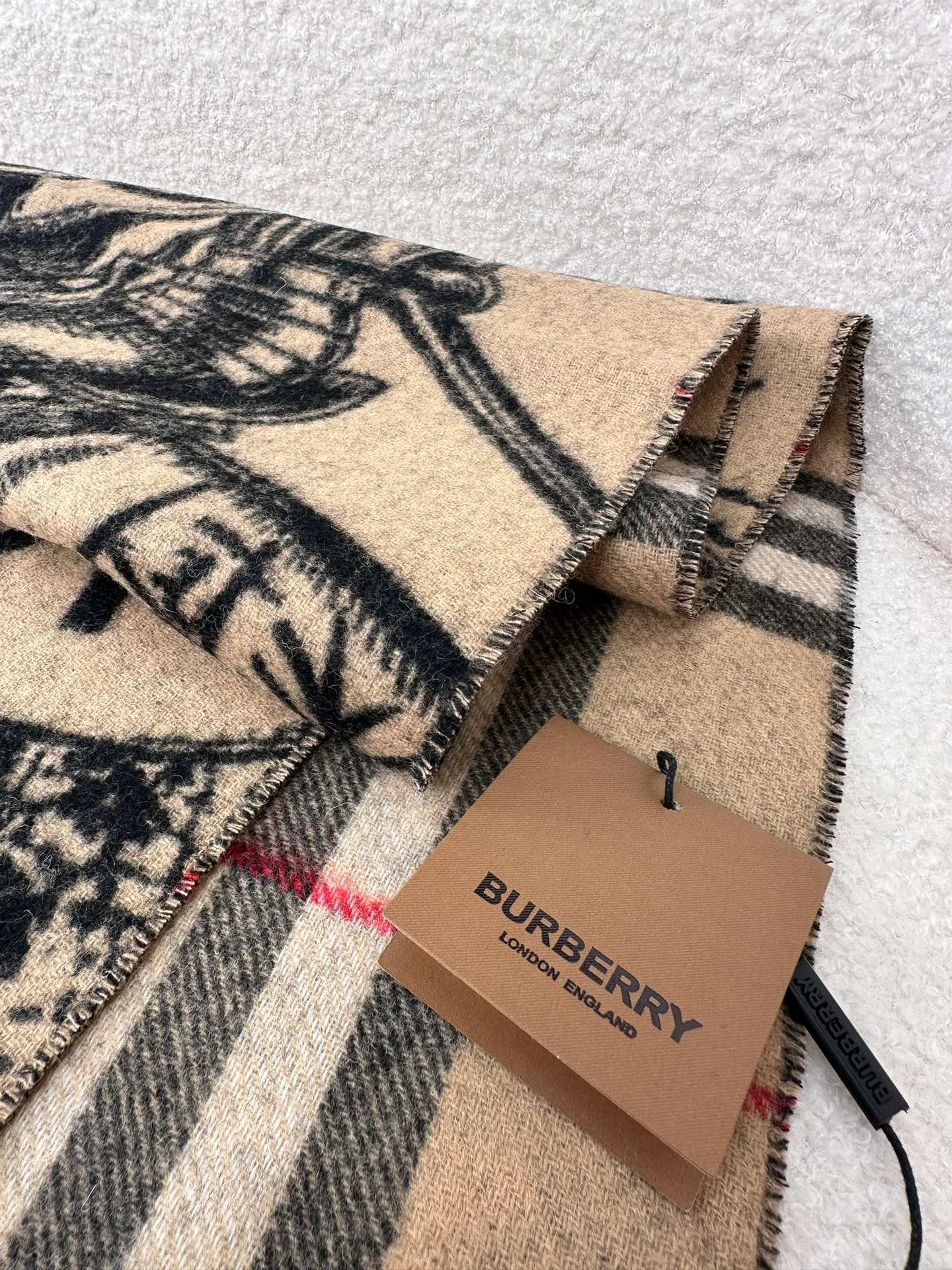 Шарфы Burberry 18675474