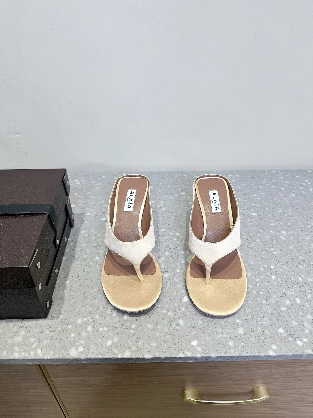 Босоножки Женские Alaia 32582