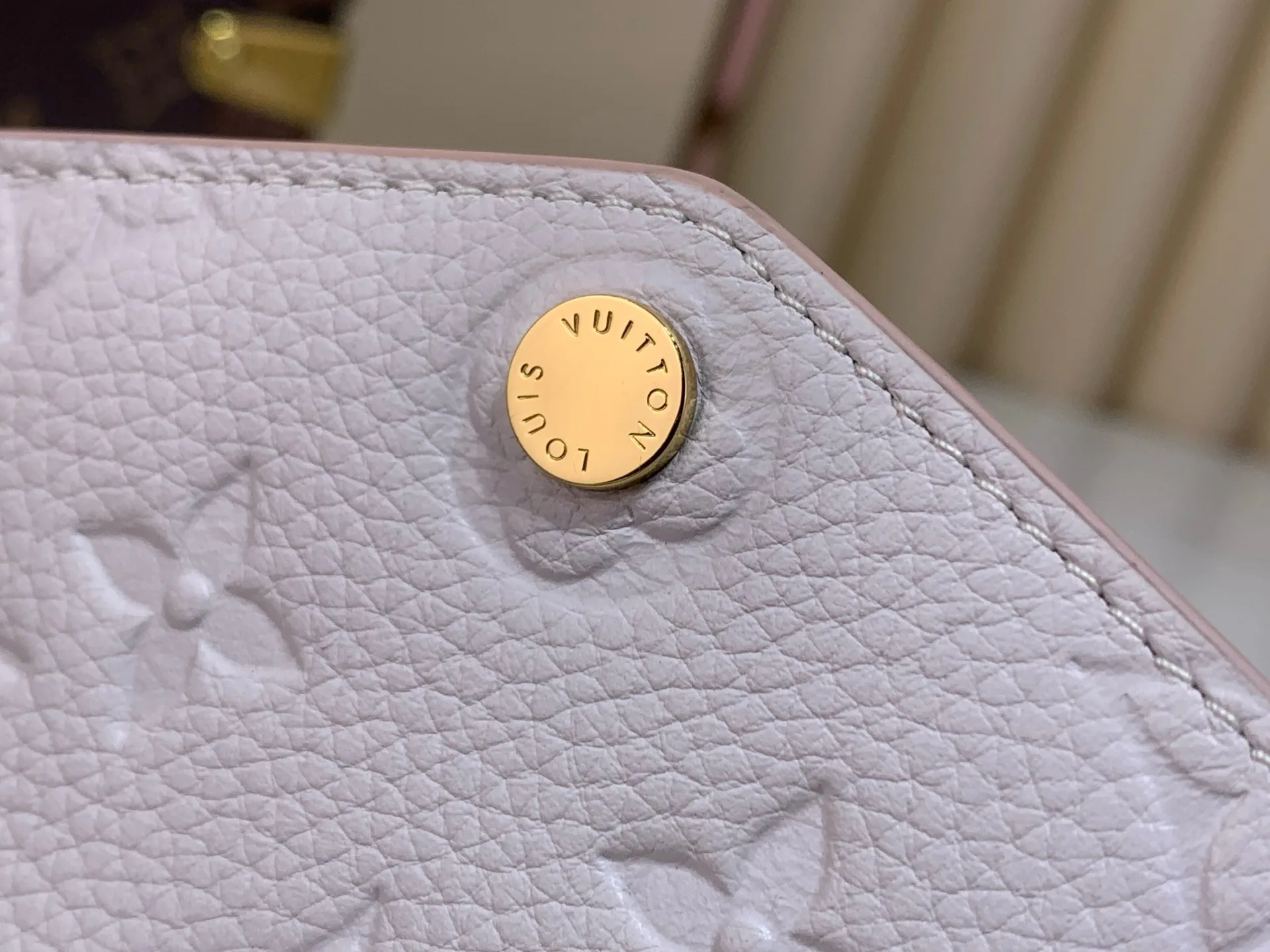 Клатчи Женские Louis Vuitton 17499378