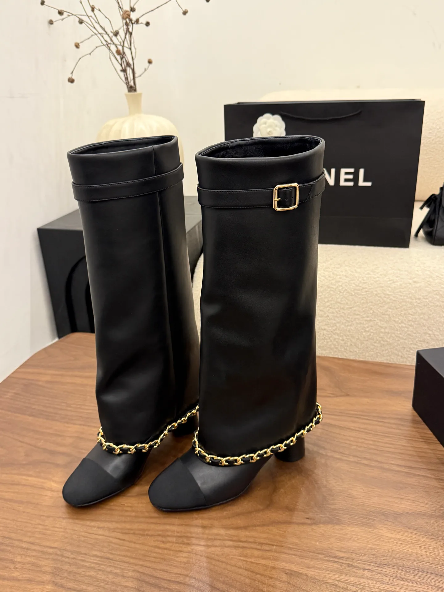 Сапоги Женские Chanel 18223556