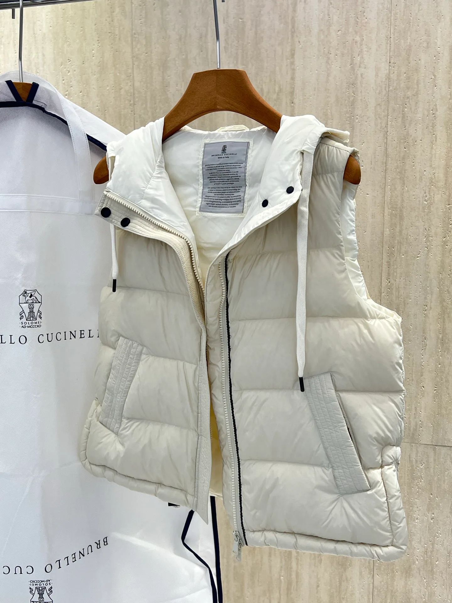 Жилеты Женские Brunello Cucinelli 18417988