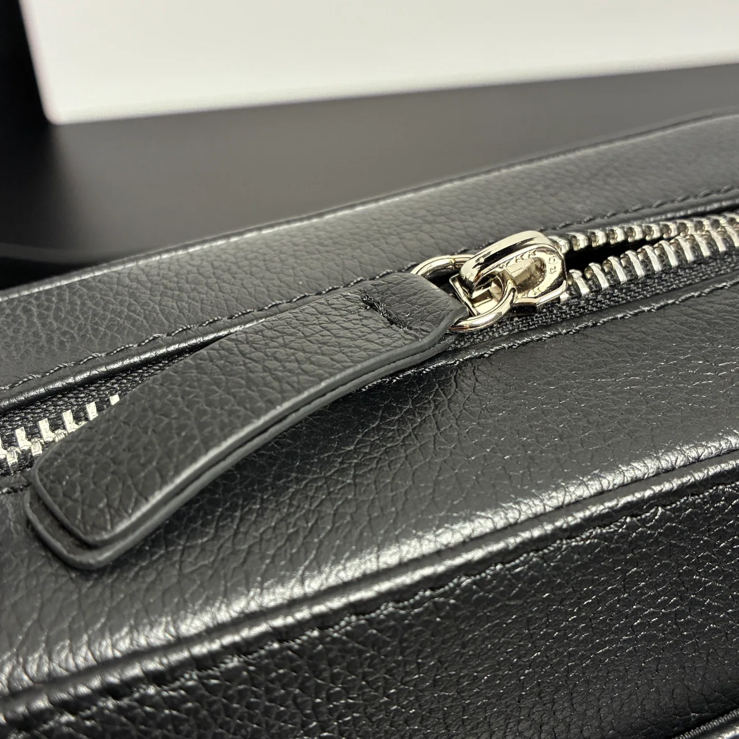 Сумки На Ремне Женские Balenciaga 18136517