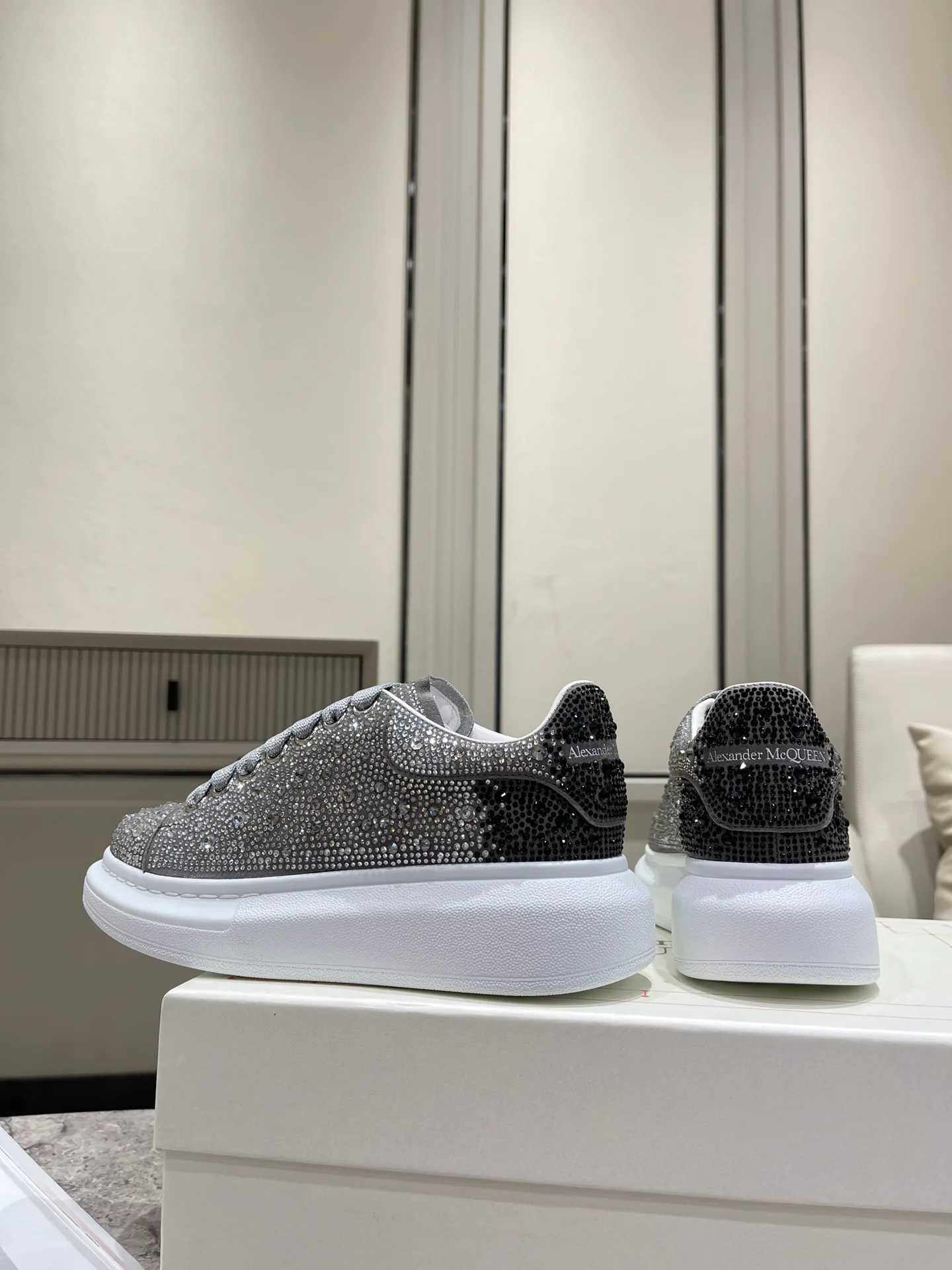Кроссовки Женские Alexander Mcqueen 3446192