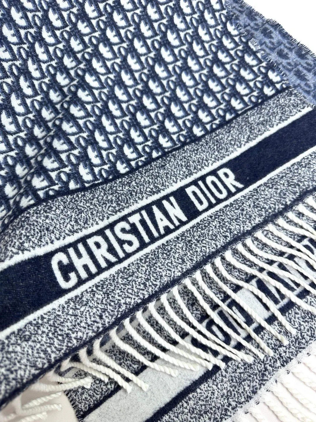 Шарфы Christian Dior 17896662